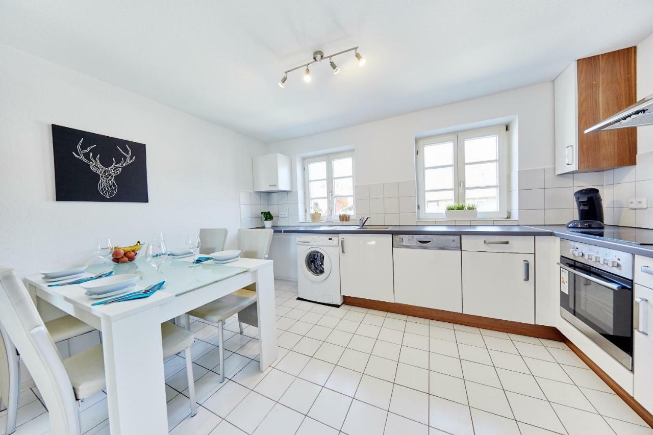 Wunderschoene Maisonette-Wohnung Fuer Bis Zu 10 Personen エッテンハイム エクステリア 写真